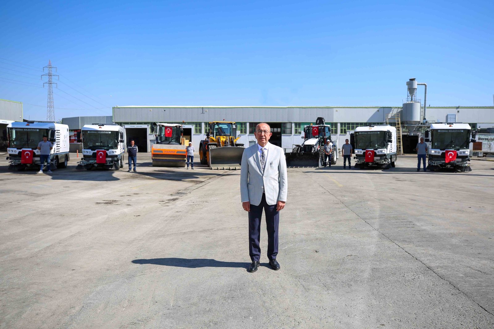 Kazandırılan 7 yeni iş makinesi ile;  MERAM’IN HİZMET GÜCÜ BÜYÜYOR