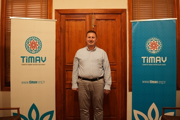 TÜRKİYE BİRİNCİSİ HAFIZ ÖZARPA’DAN TİMAV’A ANLAMLI BAĞIŞ