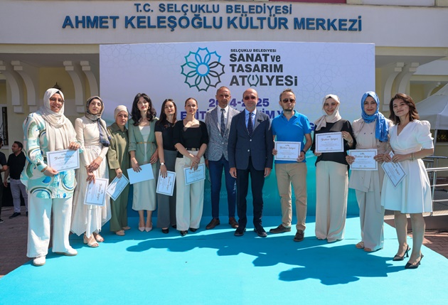 SELÇUKLU SANAT TASARIM ATÖLYESİ'NDEN GÖZ KAMAŞTIRAN YIL SONU SERGİSİ