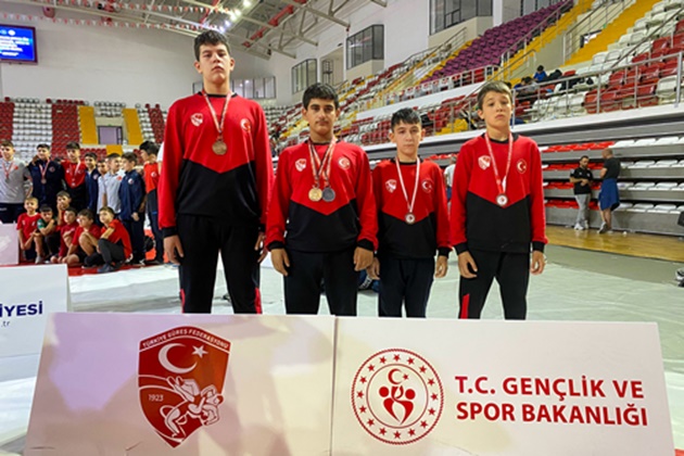 MANAVGATLI MİNİK GÜREŞÇİLERDEN TÜRKİYE ŞAMPİYONASINDA GURUR VEREN BAŞARI