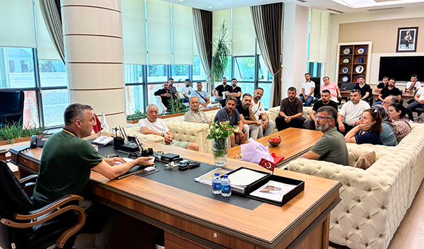 MANAVGAT BELEDİYE BAŞKANI KARA, PAZAR ESNAFINI DİNLEDİ