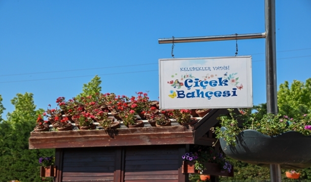 TURİZMİN GÖZDESİ SELÇUKLU ÇİÇEK BAHÇESİ  ZİYARETÇİLERİNİ BEKLİYOR 
