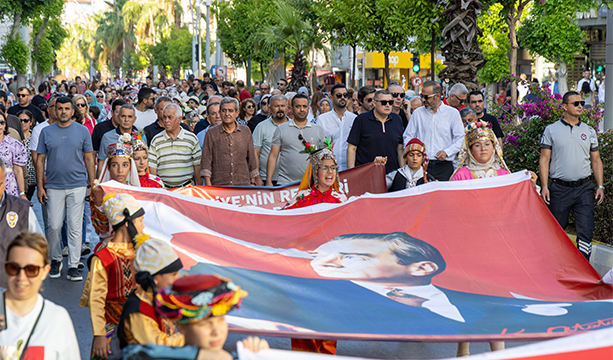 MİNİKLER TÜRKİYE HALK OYUNLARI ŞAMPİYONASI MANAVGAT’TA BAŞLADI