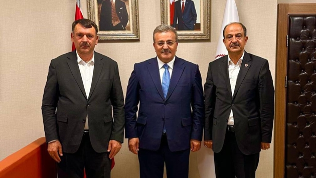 Çalışma ve Sosyal Güvenlik Bakan Yardımcımız Sayın Faruk Özçelik'e ziyaret