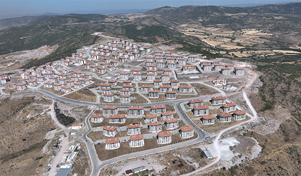 Balıkesir’de 1854 TOKİ konutu hak sahiplerine teslim edildi