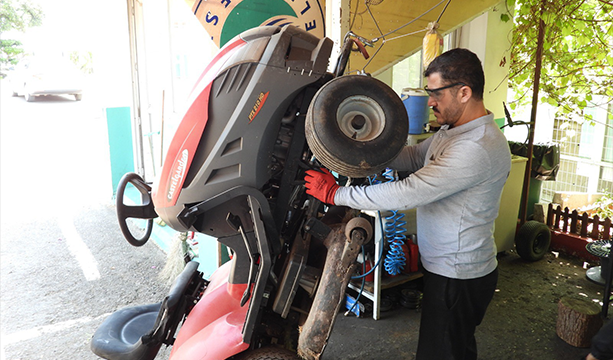 Belediye atölyesi üretiyor, Kepez güzelleşiyor