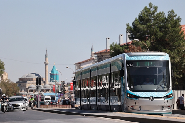 BAŞKAN ALTAY: “KONYA’DA YENİ KAYIT YAPTIRAN ÜNİVERSİTE ÖĞRENCİLERİ TOPLU ULAŞIMDAN 10 GÜN ÜCRETSİZ FAYDALANIYOR”