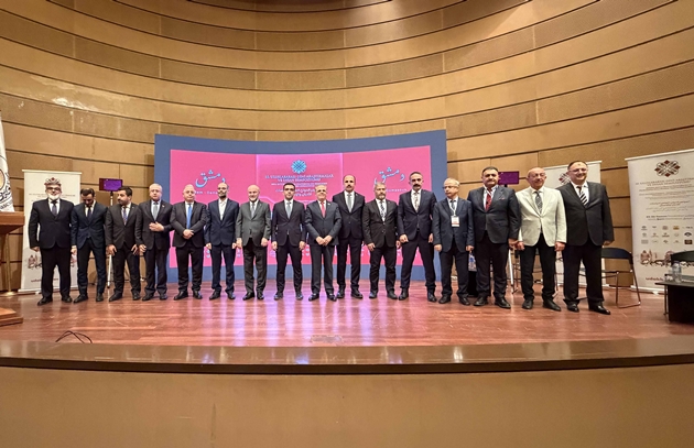 BAŞKAN ALTAY ŞAM’DA DÜZENLENEN 10. ULUSLARARASI DİNİ ARAŞTIRMALAR VE İNSAN SEMPOZYUMU’NDA KONUŞTU: “İNŞALLAH SEMPOZYUMUN 11.SİNİ GAZZE’DE, 12.SİNİ DE KUDÜS’TE YAPMAYI RABBİM BİZE GÖSTERSİN”