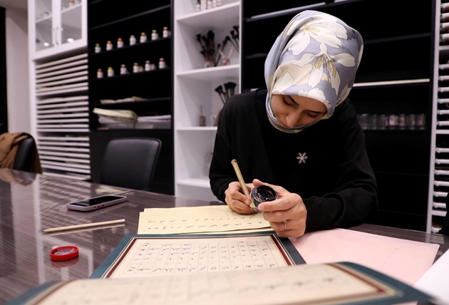 ALİ ULVİ KURUCU GENÇLİK MERKEZİ’NDE EĞİTİMLER SÜRÜYOR