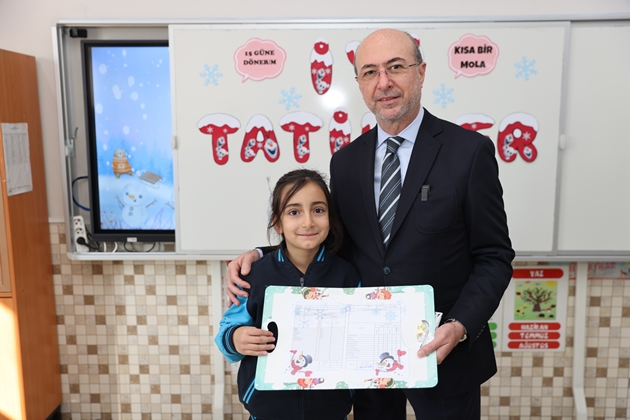 SELÇUKLU’DA KARNE SEVİNCİ: BAŞKAN PEKYATIRMACI ÖĞRENCİLERLE BULUŞTU