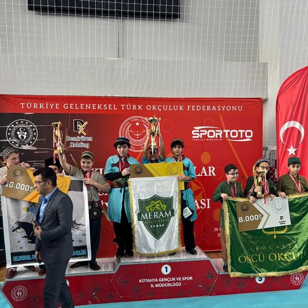 MERAM BELEDİYESPOR’DAN ÇİFTE GURUR