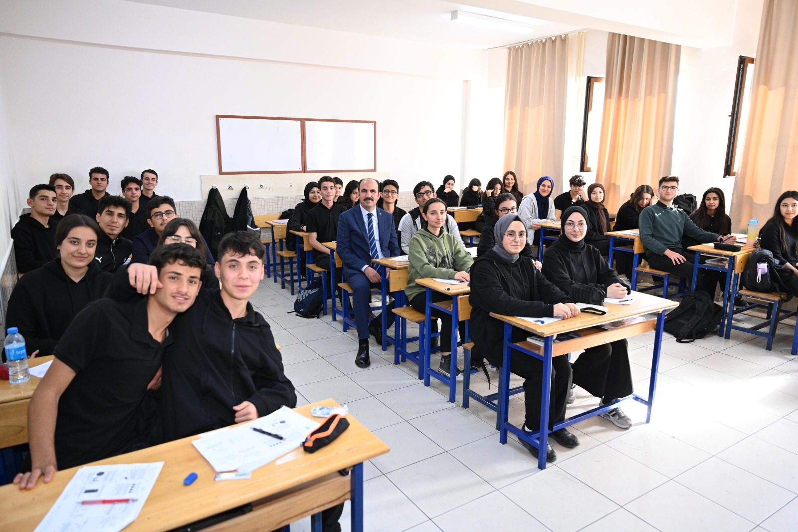 BAŞKAN ALTAY: “EĞİTİM DESTEKLERİMİZLE BU YIL DA ÖĞRENCİLERİMİZİN VE AİLELERİMİZİN YANINDAYIZ”