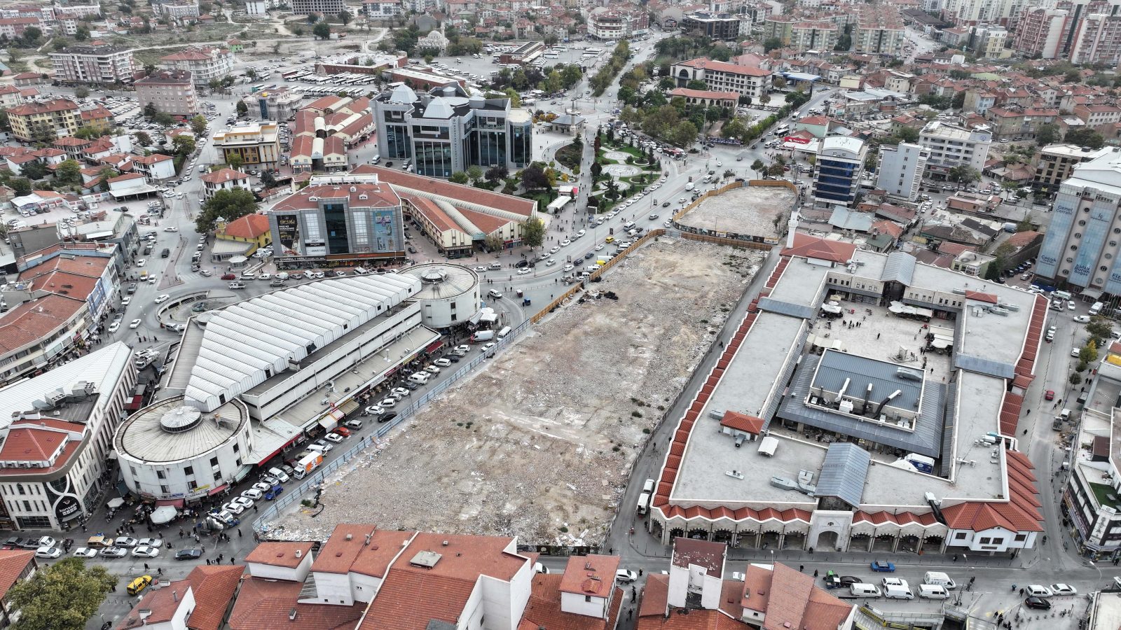 BAŞKAN ALTAY, TARİHİ BÖLGEDE BULUNAN PEYNİR PAZARI’NDA ÖNEMLİ BİR AŞAMANIN DAHA TAMAMLANDIĞINI DUYURDU