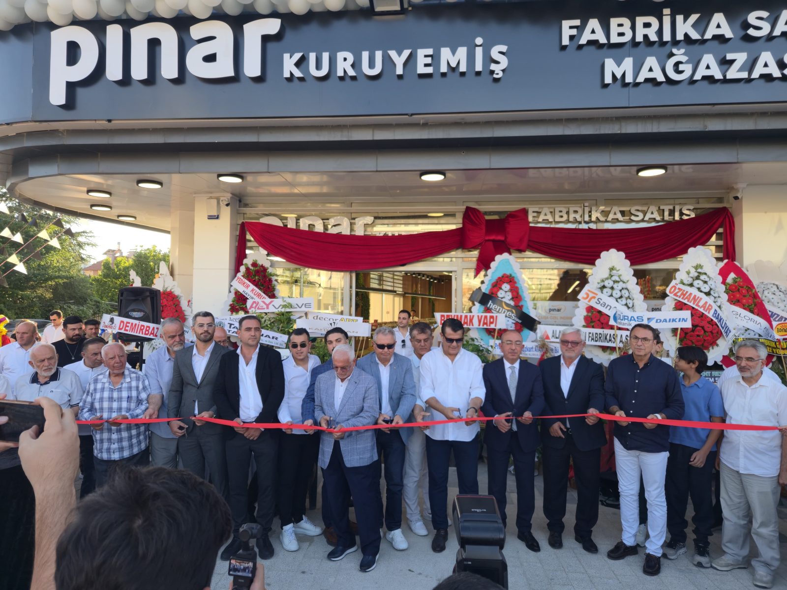 Pınar Kuruyemiş’in Yeni Şubesi Gazze Caddesi’nde Açıldı! Kurdeleyi Başkan Kavuş Kesti