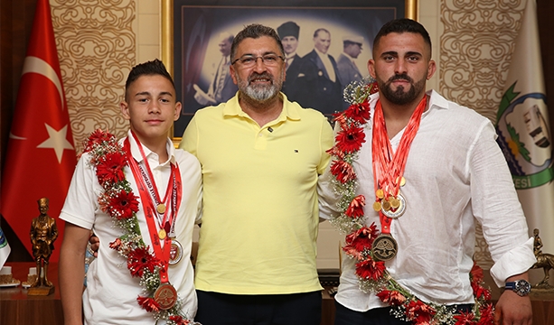 SERİK, BAŞPEHLİVAN’INI KARŞILADI
