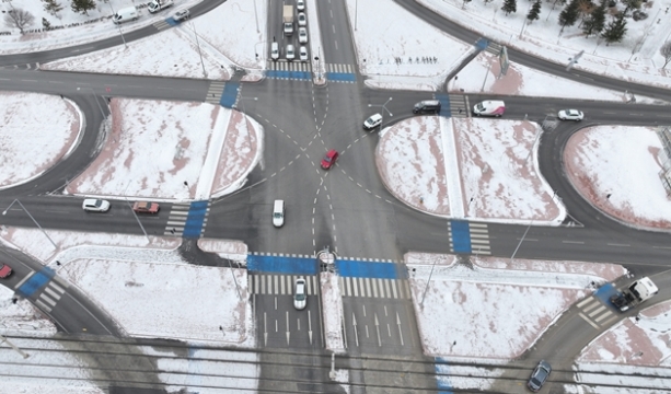 BAŞKAN ALTAY: “ŞEHİR MERKEZİNDE YAPAY ZEKA DESTEKLİ AKILLI KAVŞAKLARI YAYGINLAŞTIRIYORUZ”