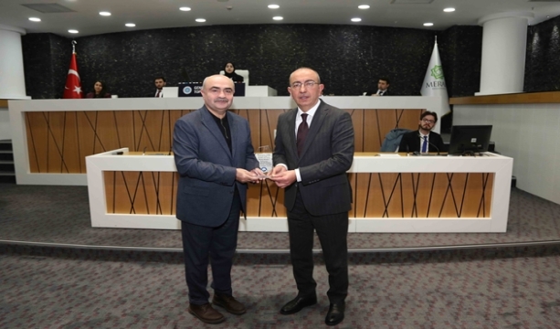 BAŞKAN KAVUŞ, GELECEĞİN SİYASETÇİLERİ VE BÜROKRATLARIYLA BULUŞTU