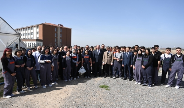 MİLLETVEKİLİ BAYKAN VE BAŞKAN ALTAY LİSE ÖĞRENCİLERİYLE BULUŞTU